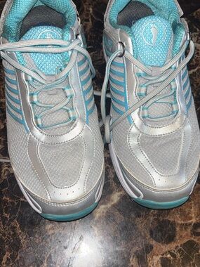Women’s Orthofeet Silver and Teal Athletic Sneakers 8.5 wide